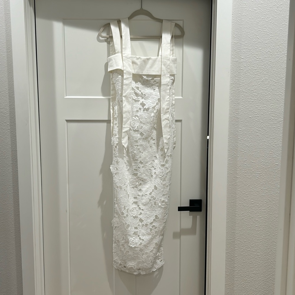 Petal + Pup dress     Emerson midi lace dress - white    Size - Small